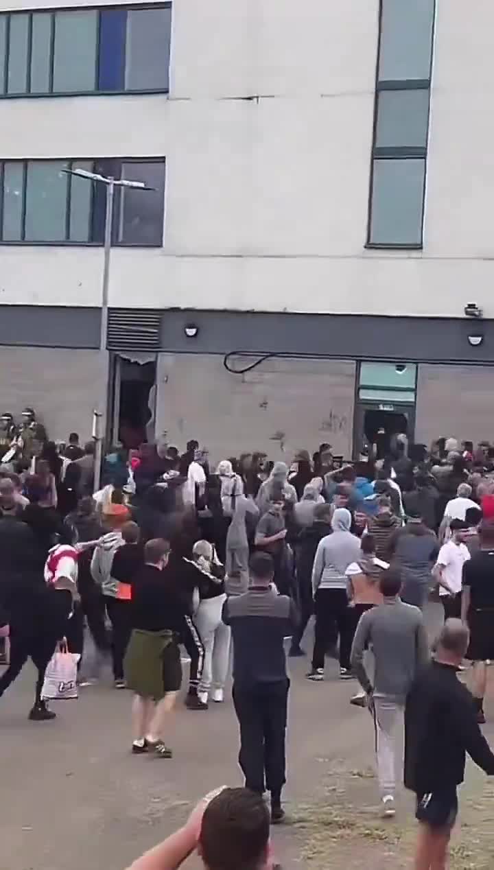 Rioters have now set fire to the hotel housing migrants in Rotherham